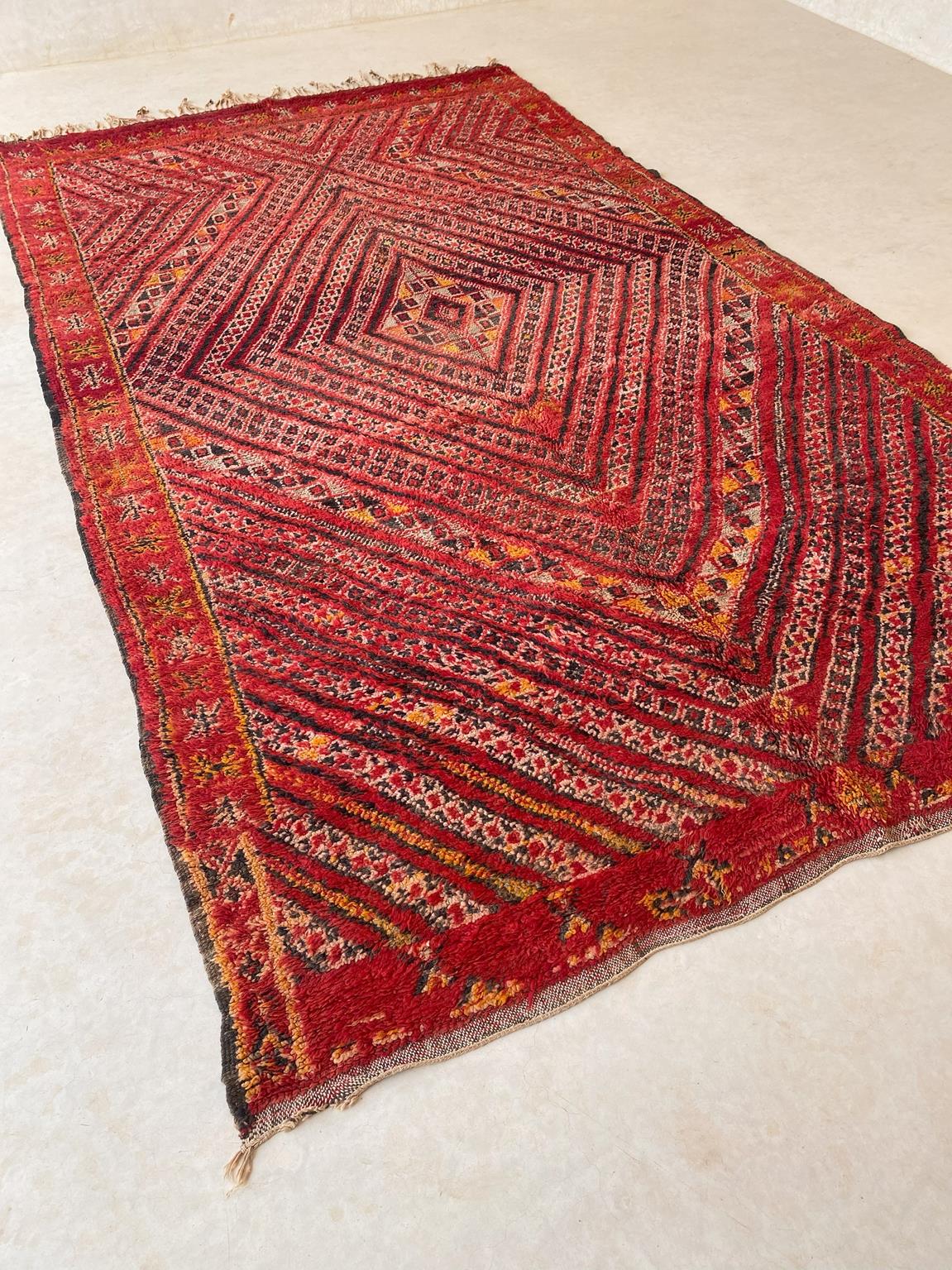 Vintage area moroccan rug - red - Zayane - 6.7x11.3feet / 205x344cm