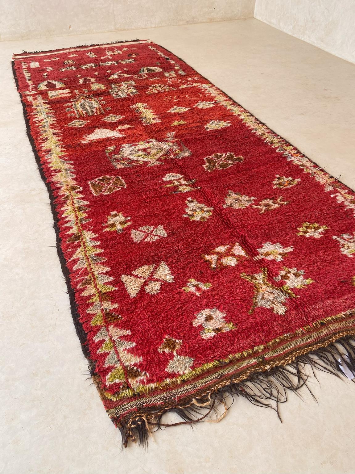 Vintage moroccan area rug - red, cream - Rehamna - 5.1x12.5feet / 156x382cm