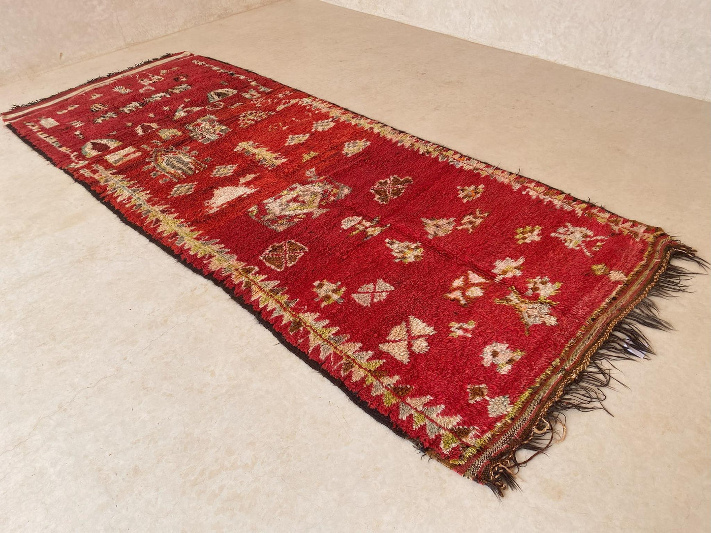 Vintage moroccan area rug - red, cream - Rehamna - 5.1x12.5feet / 156x382cm