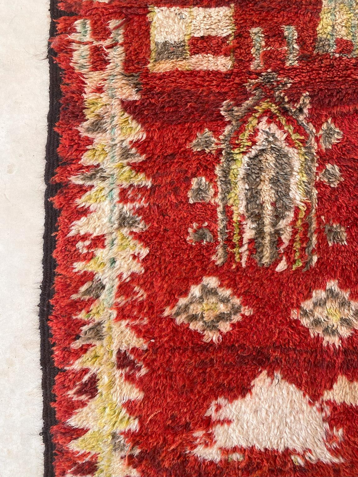 Vintage moroccan area rug - red, cream - Rehamna - 5.1x12.5feet / 156x382cm