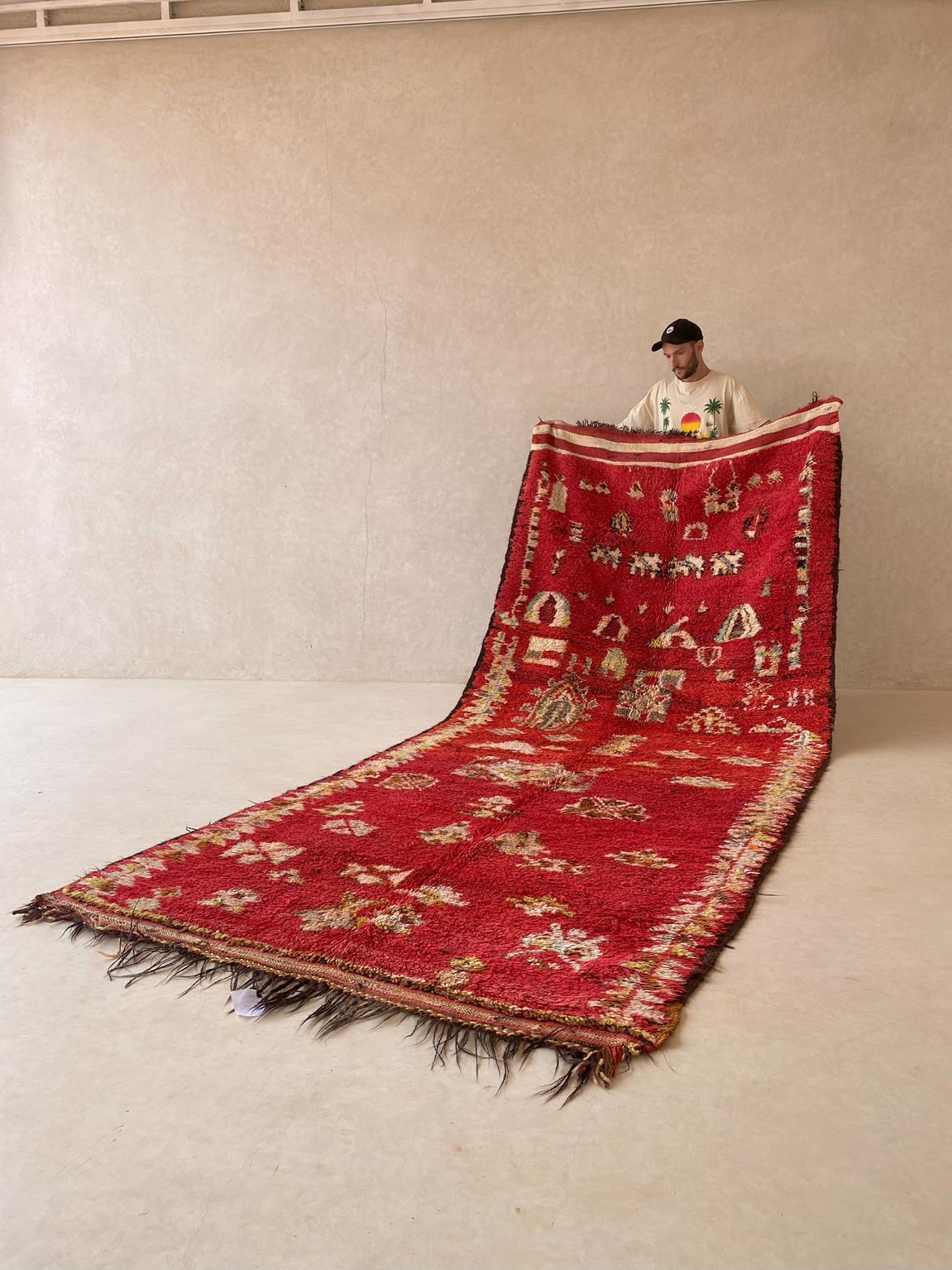 Vintage moroccan area rug - red, cream - Rehamna - 5.1x12.5feet / 156x382cm
