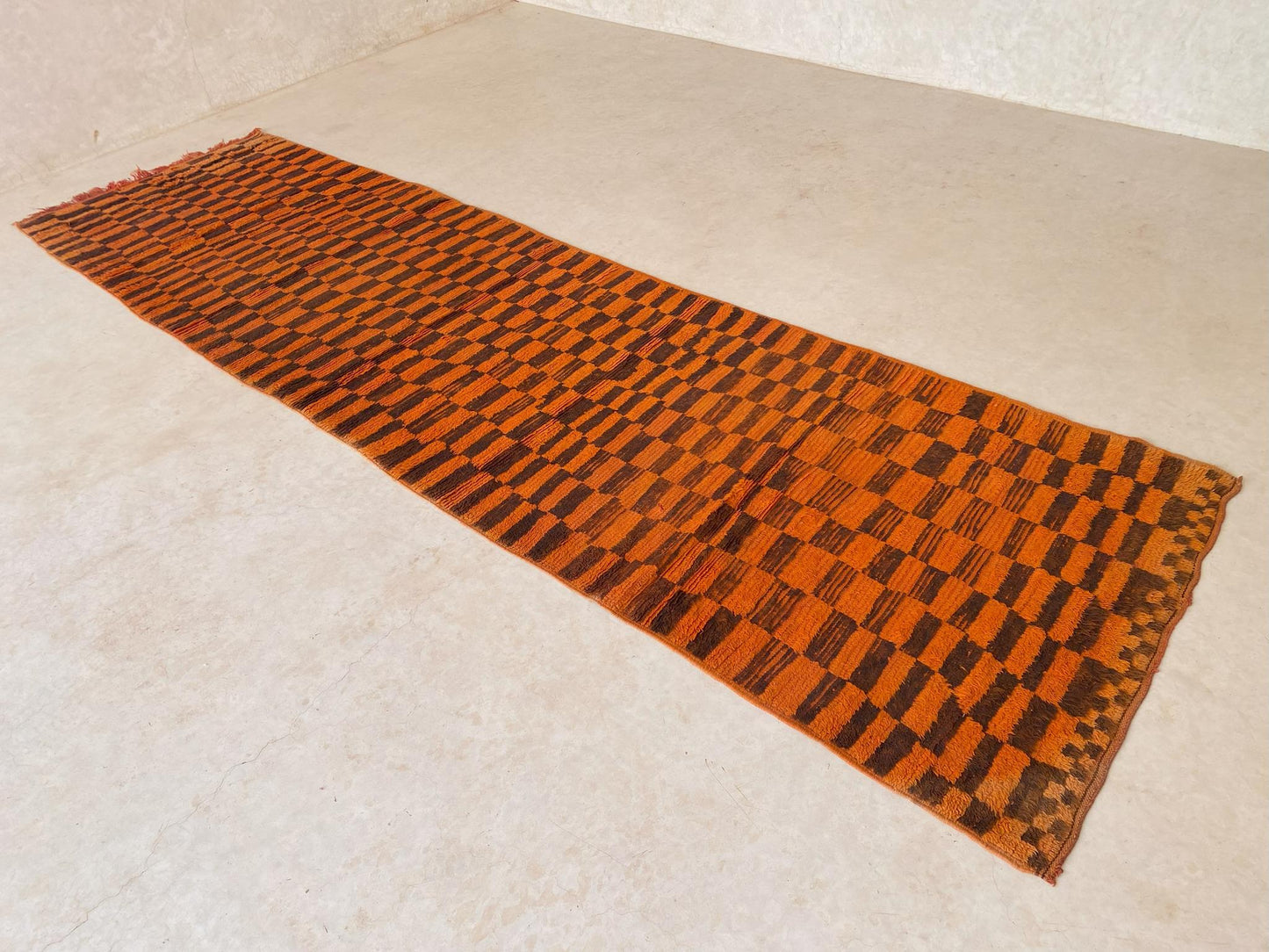 Vintage moroccan runner rug - checkered in orange - Boujad - 3.8x12.8feet / 115x390cm