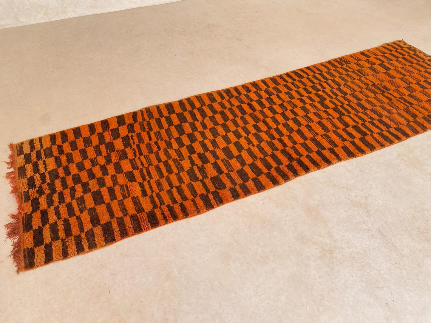 Vintage moroccan runner rug - checkered in orange - Boujad - 3.8x12.8feet / 115x390cm