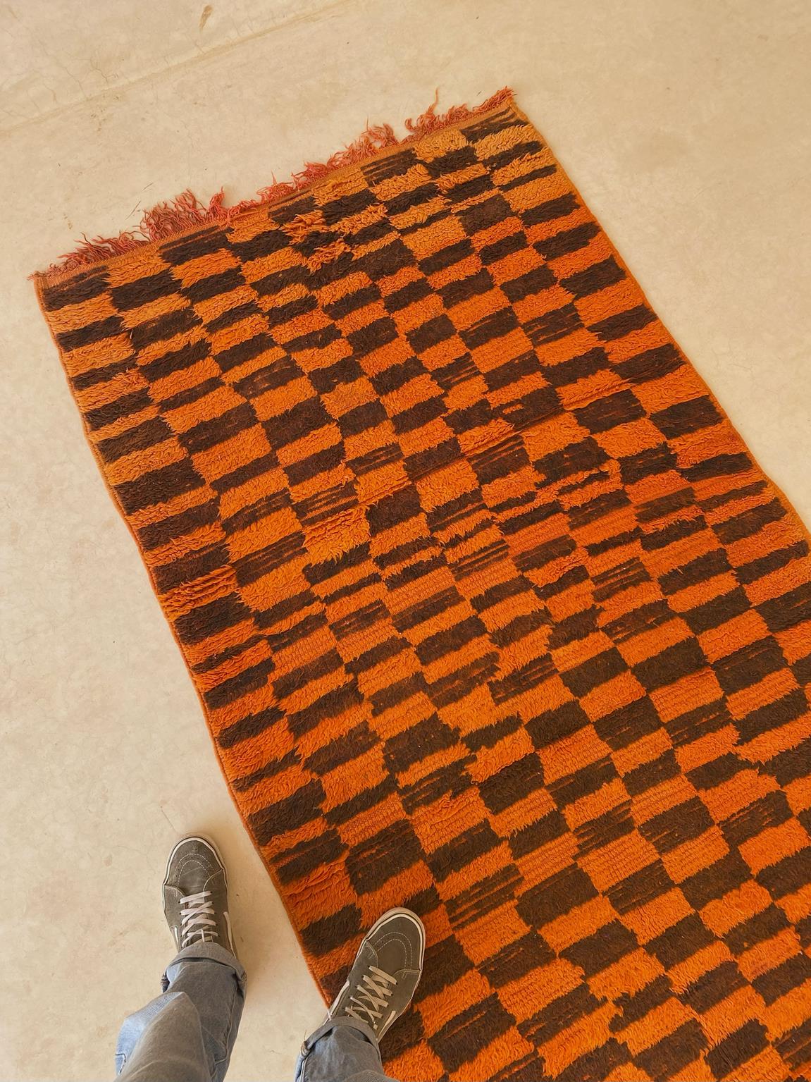 Vintage moroccan runner rug - checkered in orange - Boujad - 3.8x12.8feet / 115x390cm
