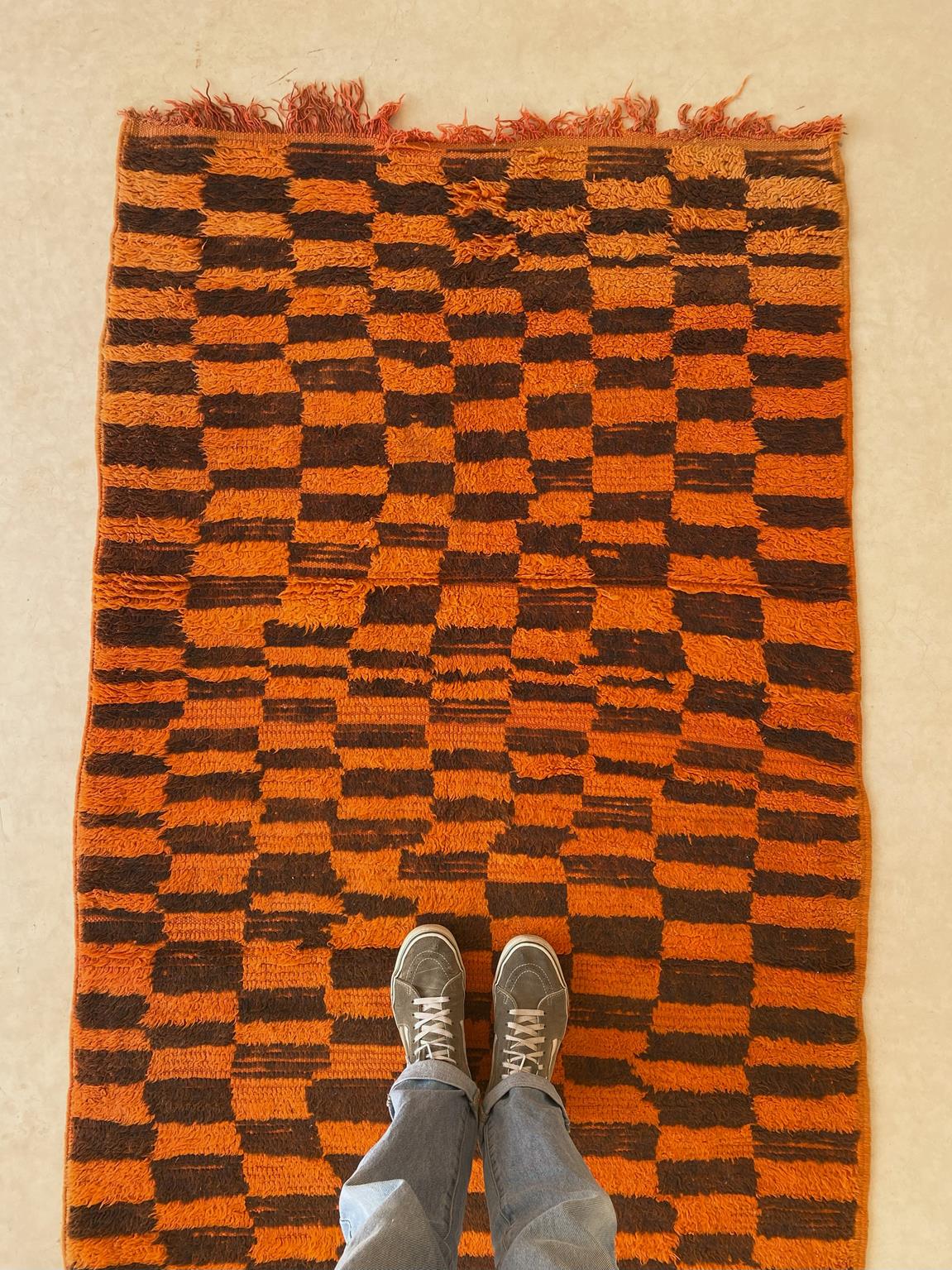 Vintage moroccan runner rug - checkered in orange - Boujad - 3.8x12.8feet / 115x390cm