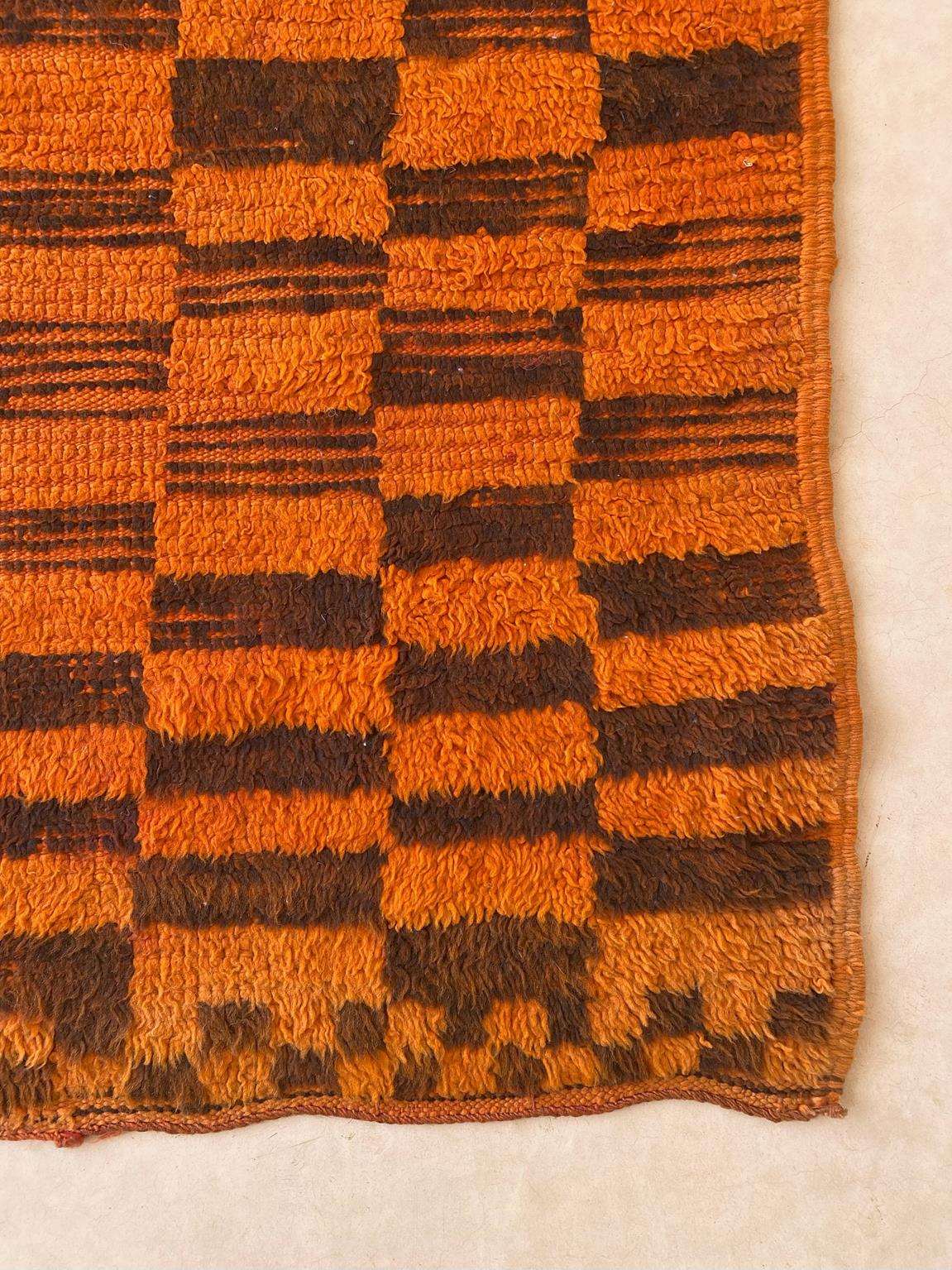 Vintage moroccan runner rug - checkered in orange - Boujad - 3.8x12.8feet / 115x390cm