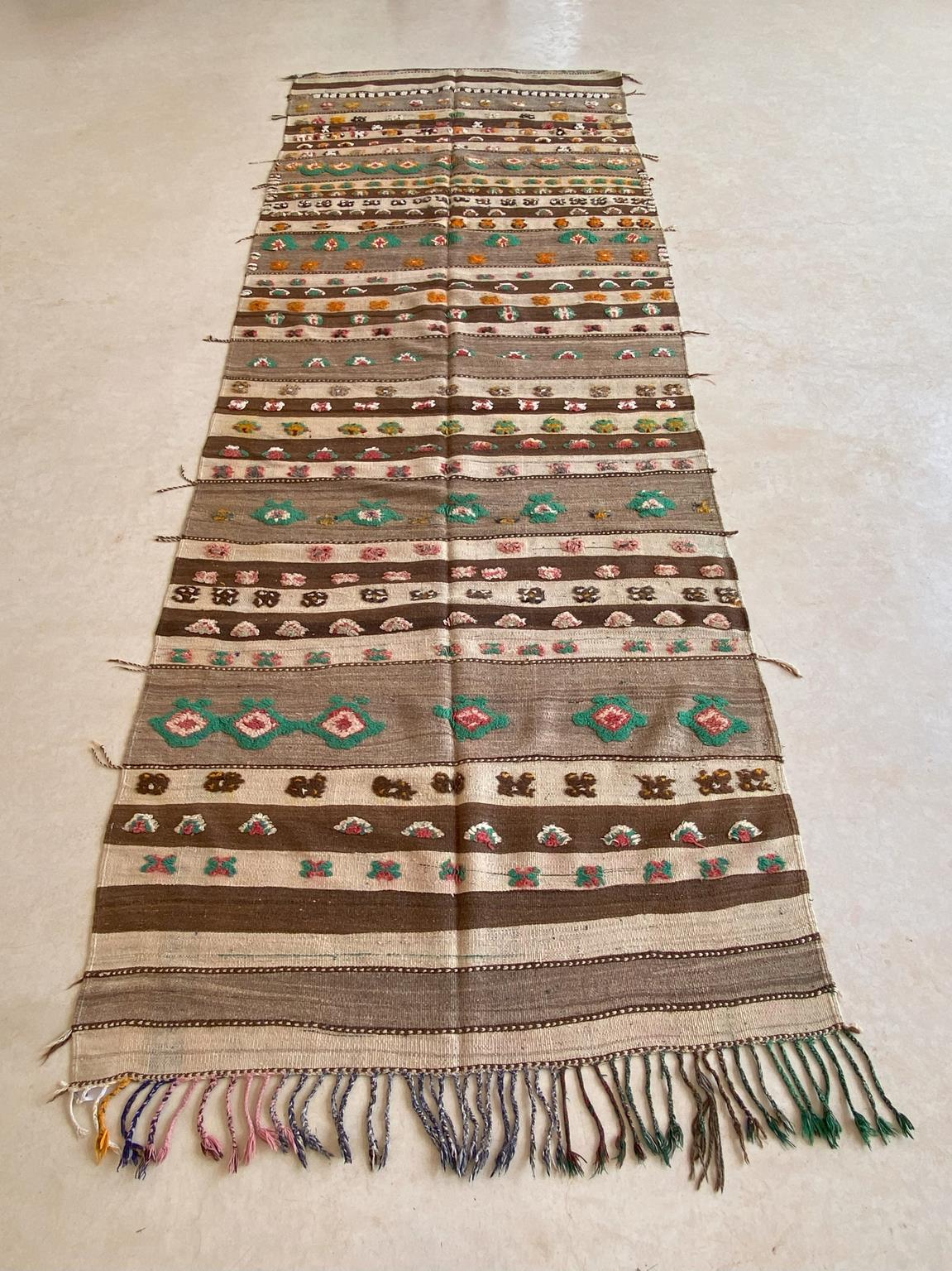 Vintage moroccan rug - Kilim - 4.3x12feet / 132x367cm