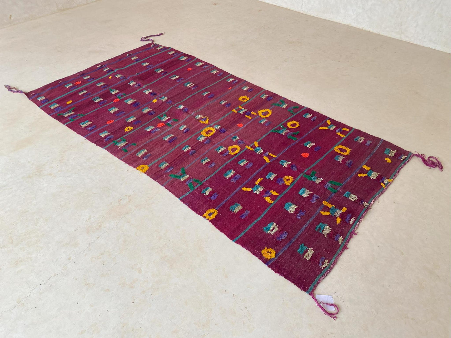 Kilim 4.1x8.3feet / 127x252cm