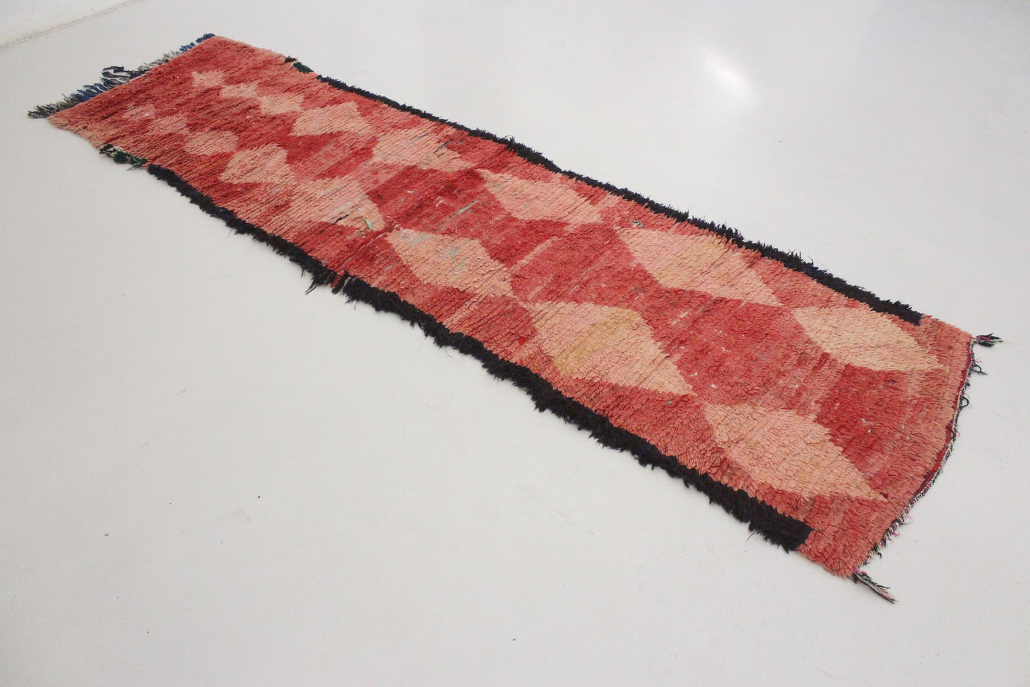 Vintage moroccan runner rug - red, pink - Boujad - 3.2x11.3feet / 98x345cm