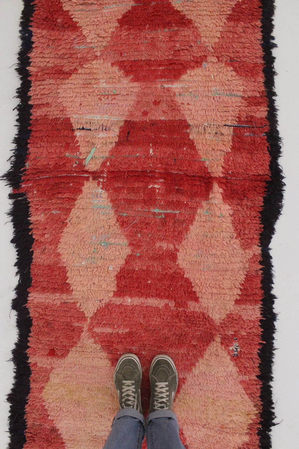 Vintage moroccan runner rug - red, pink - Boujad - 3.2x11.3feet / 98x345cm