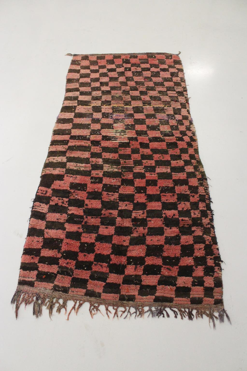 Vintage moroccan runner rug - checkered in pink, brown - Boucherouite - 3.9x8.1feet / 119x248cm