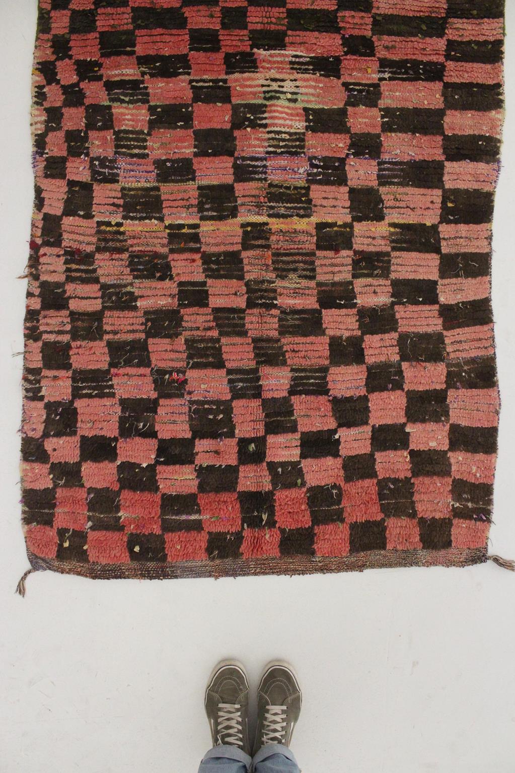 Vintage moroccan runner rug - checkered in pink, brown - Boucherouite - 3.9x8.1feet / 119x248cm