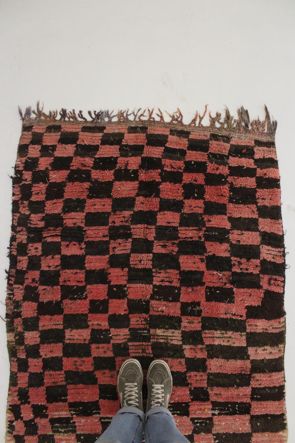 Vintage moroccan runner rug - checkered in pink, brown - Boucherouite - 3.9x8.1feet / 119x248cm