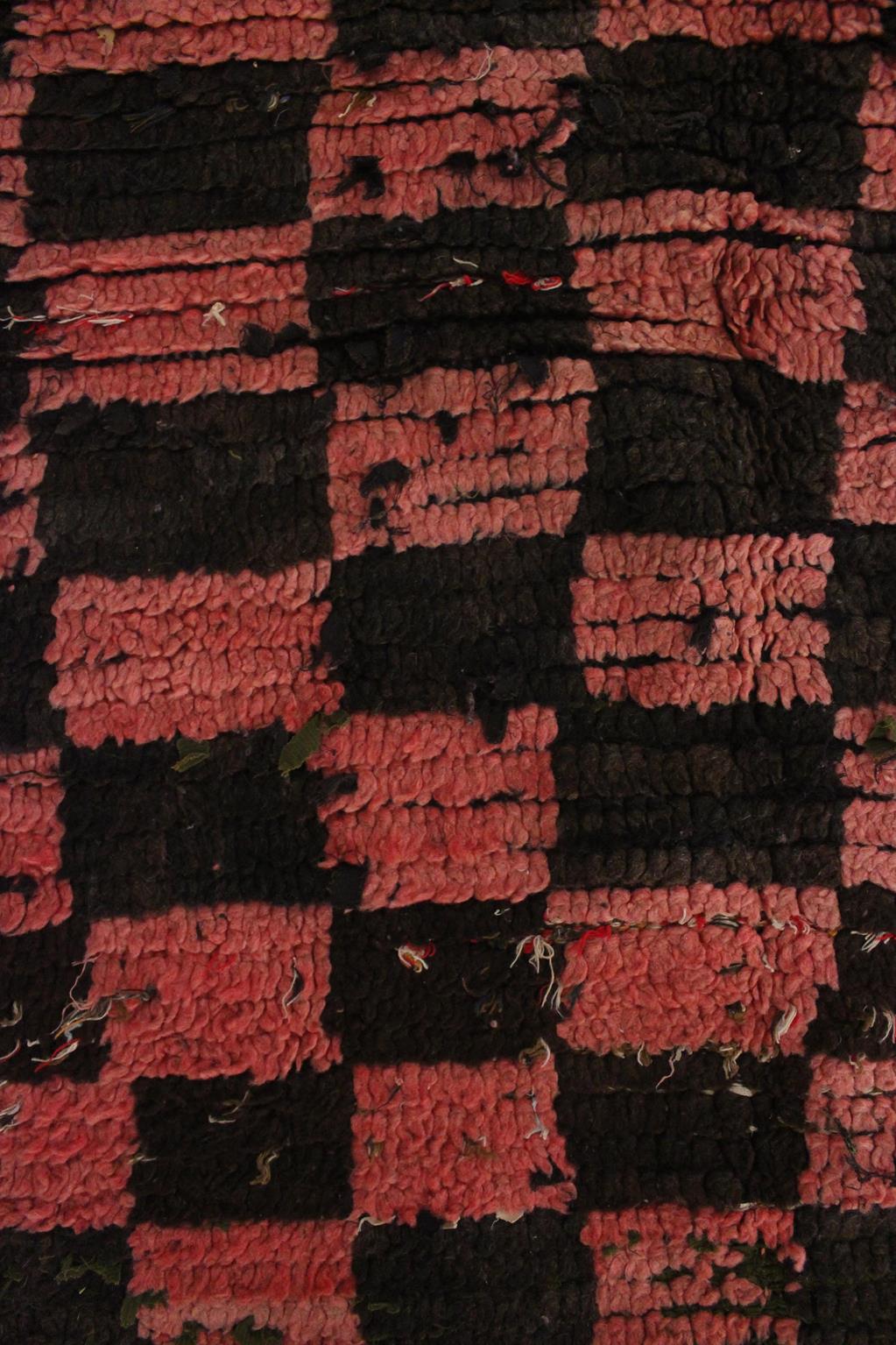 Vintage moroccan runner rug - checkered in pink, brown - Boucherouite - 3.9x8.1feet / 119x248cm