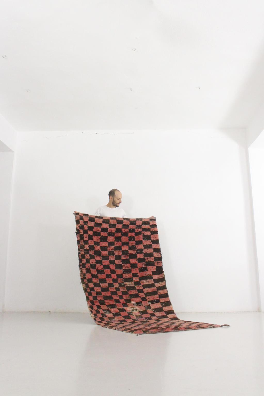 Vintage moroccan runner rug - checkered in pink, brown - Boucherouite - 3.9x8.1feet / 119x248cm