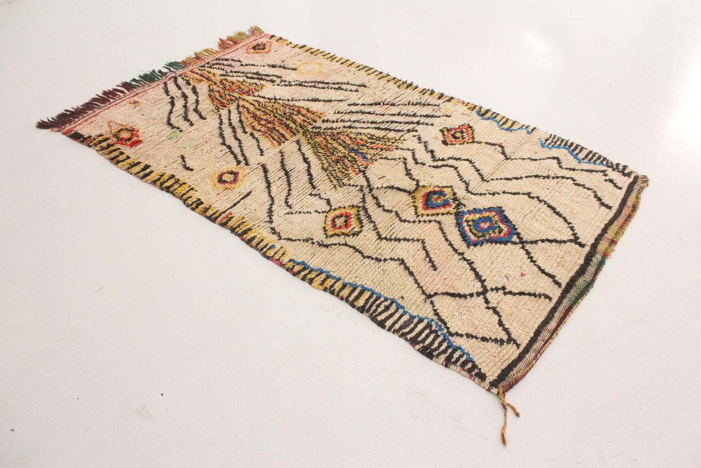 Vintage tribal rug - beige, yellow, blue - Azilal - 3.9x6.7feet / 120x206cm