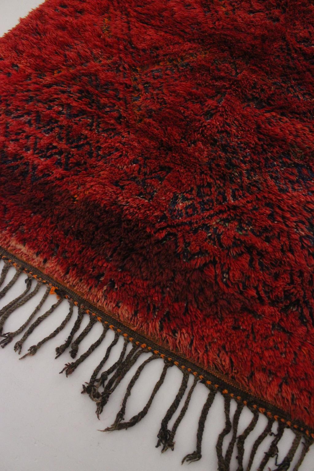 Vintage area moroccan rug - red - Zayane - 5.7x9.4feet / 174x289cm