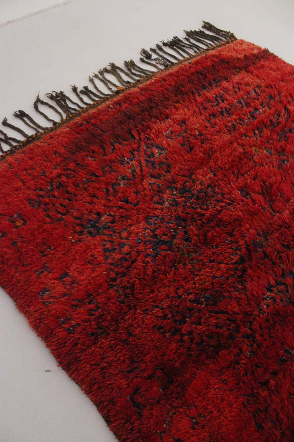 Vintage area moroccan rug - red - Zayane - 5.7x9.4feet / 174x289cm