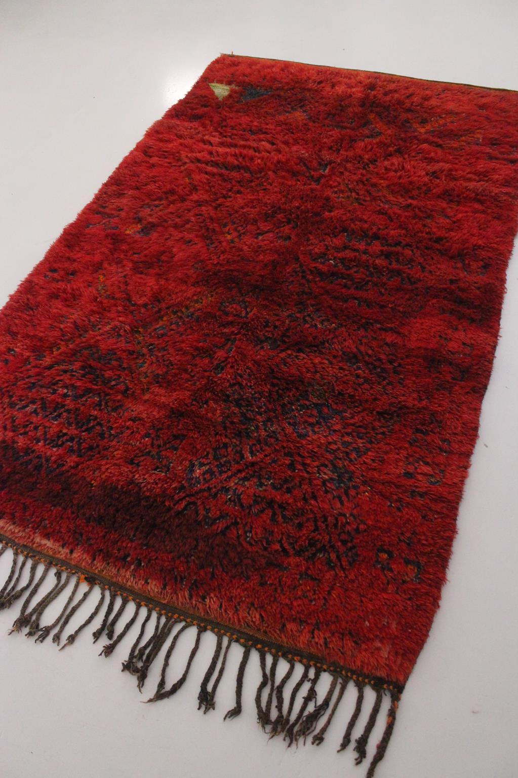 Vintage area moroccan rug - red - Zayane - 5.7x9.4feet / 174x289cm