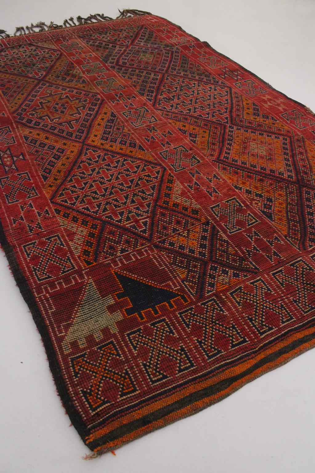 Vintage area moroccan rug - red - Zayane - 5.7x9.4feet / 174x289cm