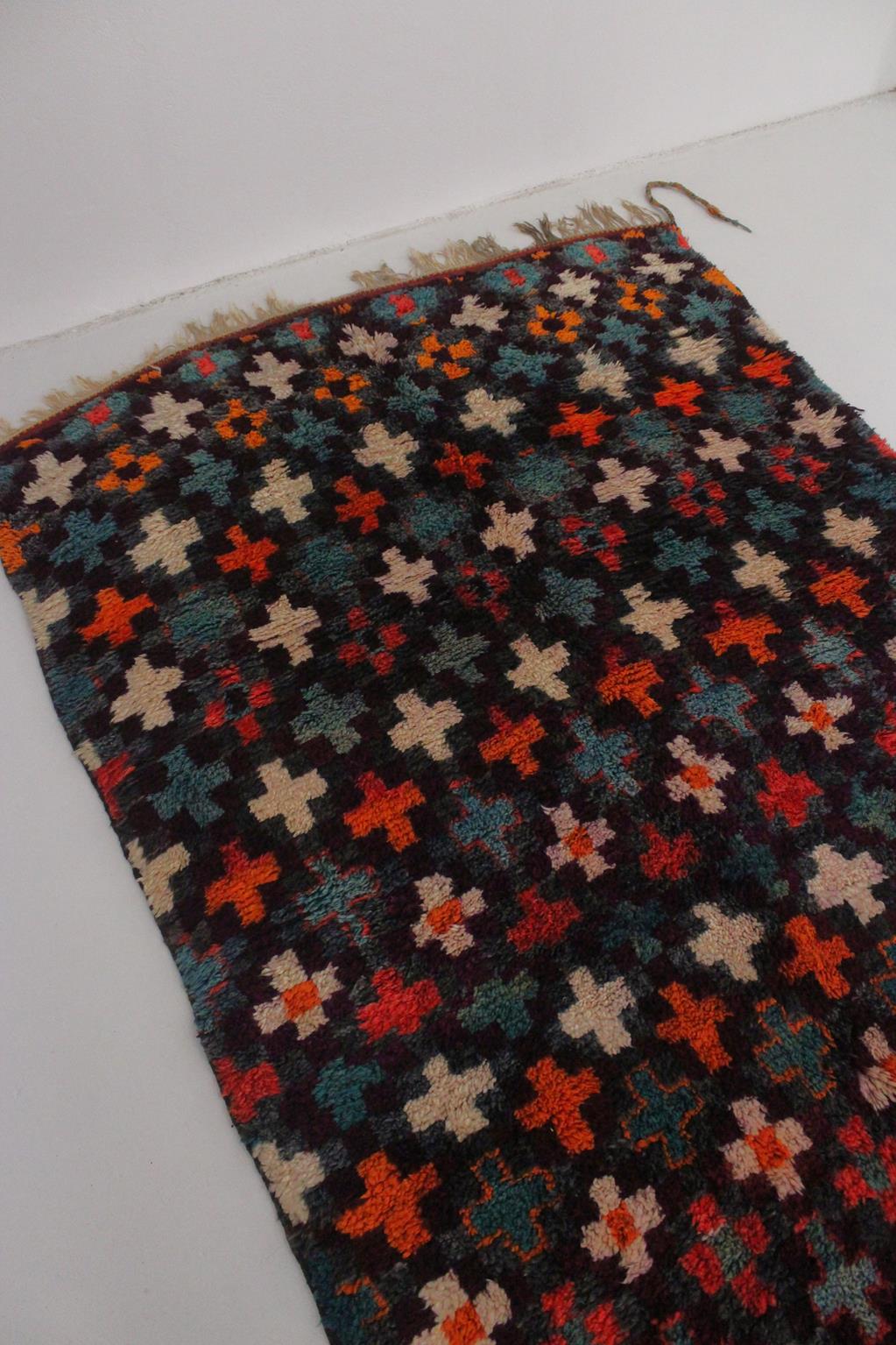 Vintage area moroccan rug - red, orange, green - Beni Mguild - 6.2x14.9feet / 190x455cm