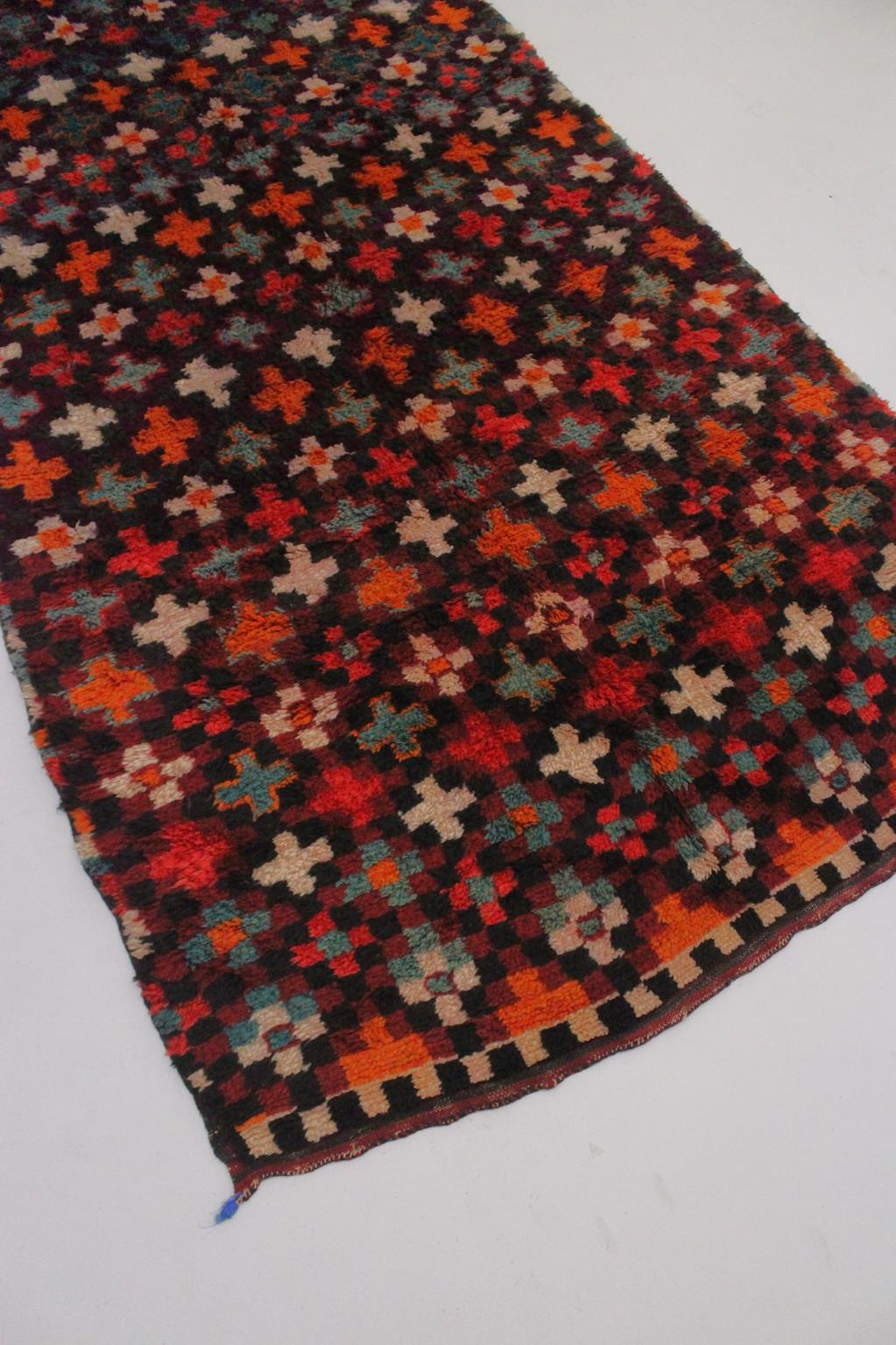 Vintage area moroccan rug - red, orange, green - Beni Mguild - 6.2x14.9feet / 190x455cm