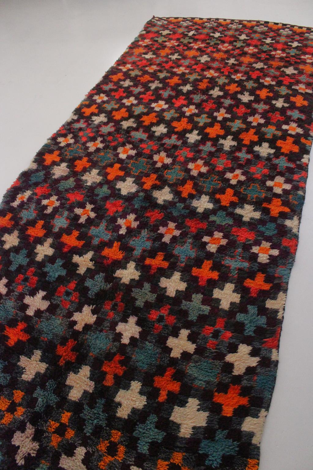Vintage area moroccan rug - red, orange, green - Beni Mguild - 6.2x14.9feet / 190x455cm