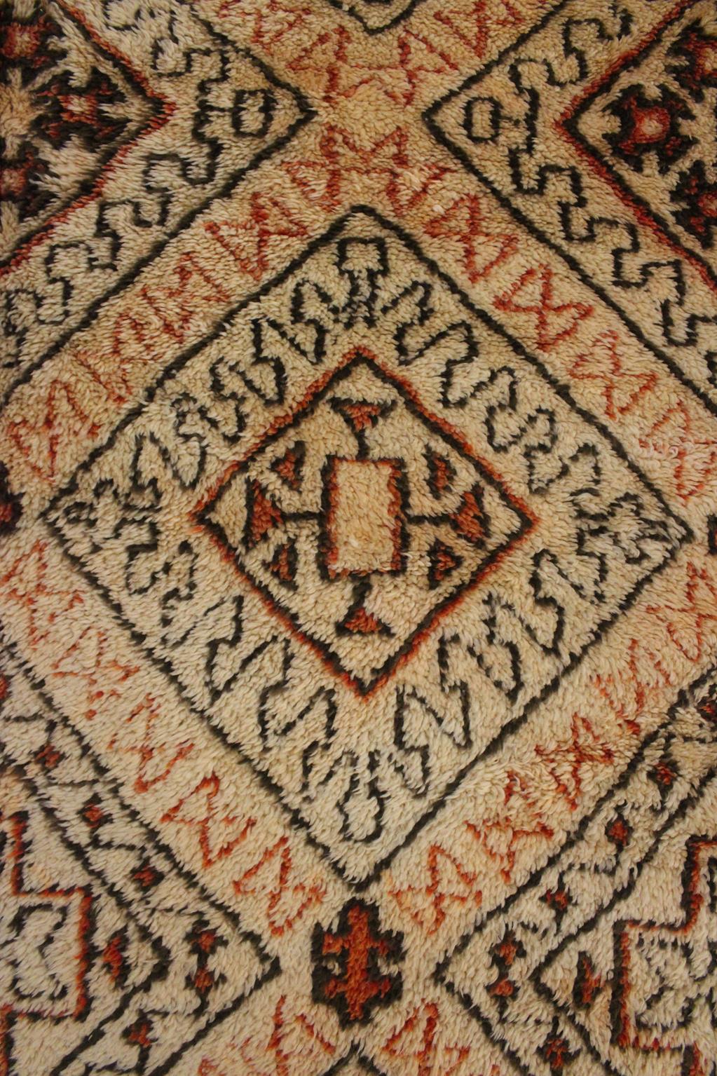 Vintage area moroccan rug - cream, orange - Beni Ourain - 6.3x14.1feet / 192x430cm