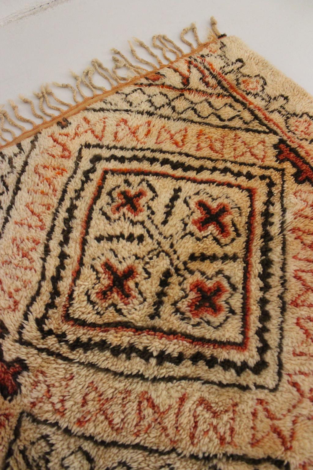Vintage area moroccan rug - cream, orange - Beni Ourain - 6.3x14.1feet / 192x430cm