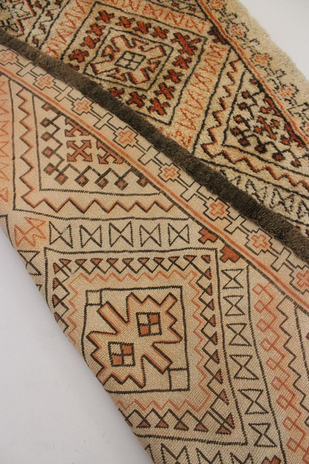 Vintage area moroccan rug - cream, orange - Beni Ourain - 6.3x14.1feet / 192x430cm