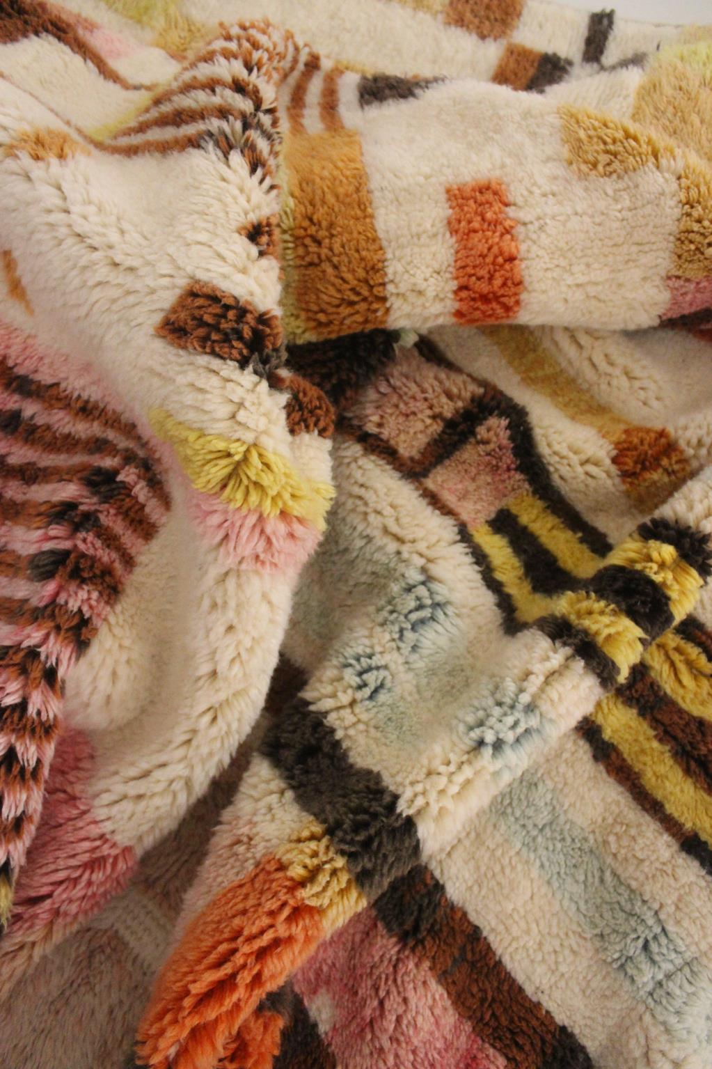 Contemporary area moroccan rug - Pink, brown, cream, orange - Mrirt - 7.1x10.5feet / 217x320cm