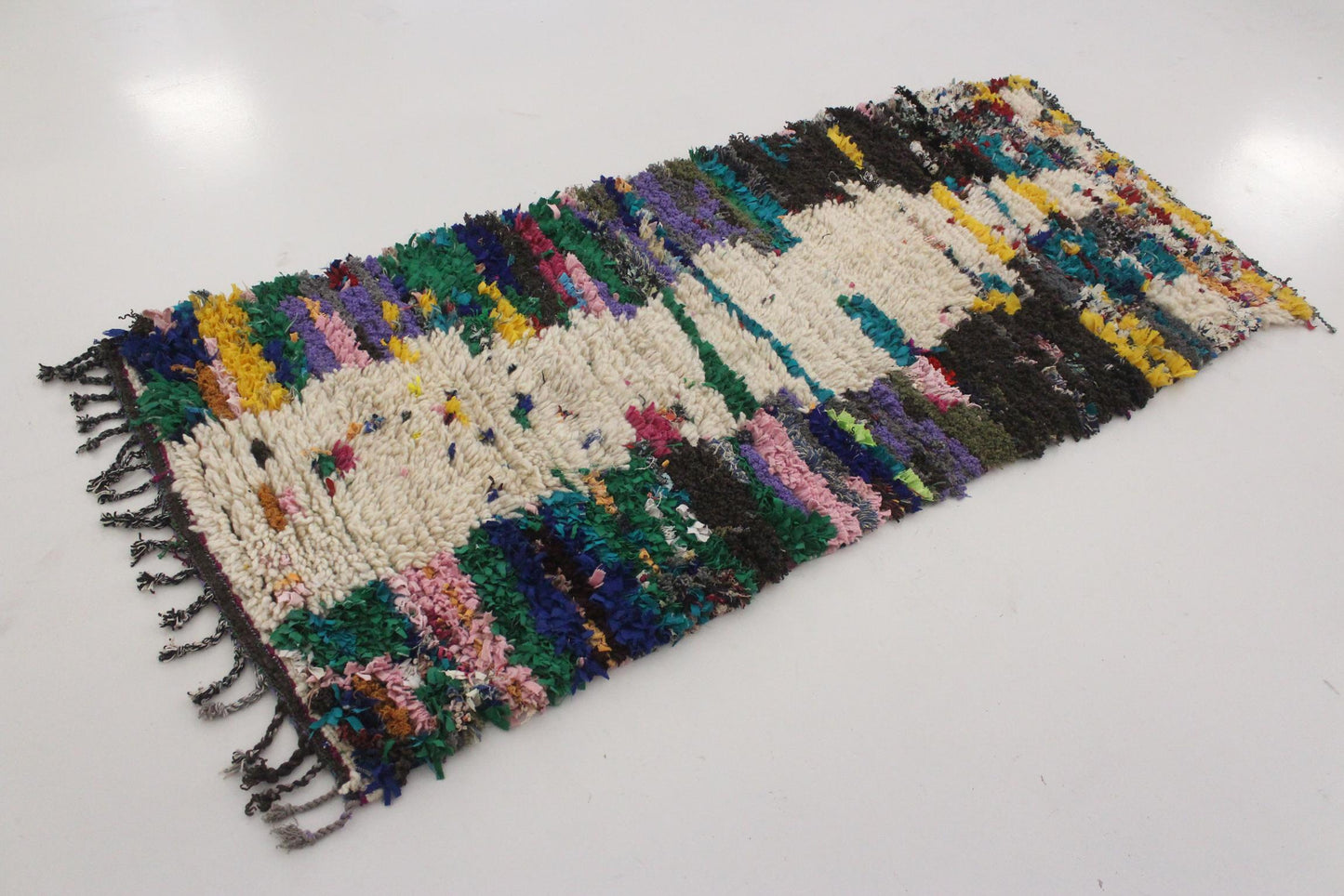 Vintage moroccan rug - beige, green, yellow - Boucherouite - 3.1x6.9feet / 95x210cm