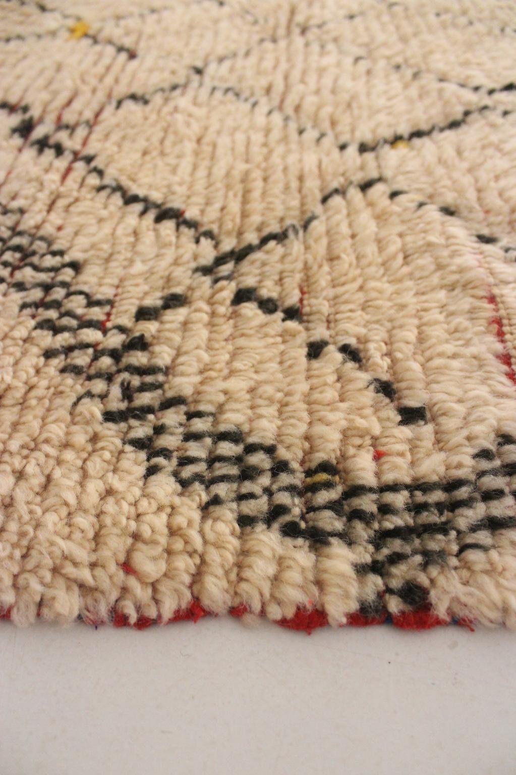 Vintage berber rug - beige, black, yellow - Azilal - 4.2x9feet / 128x275cm