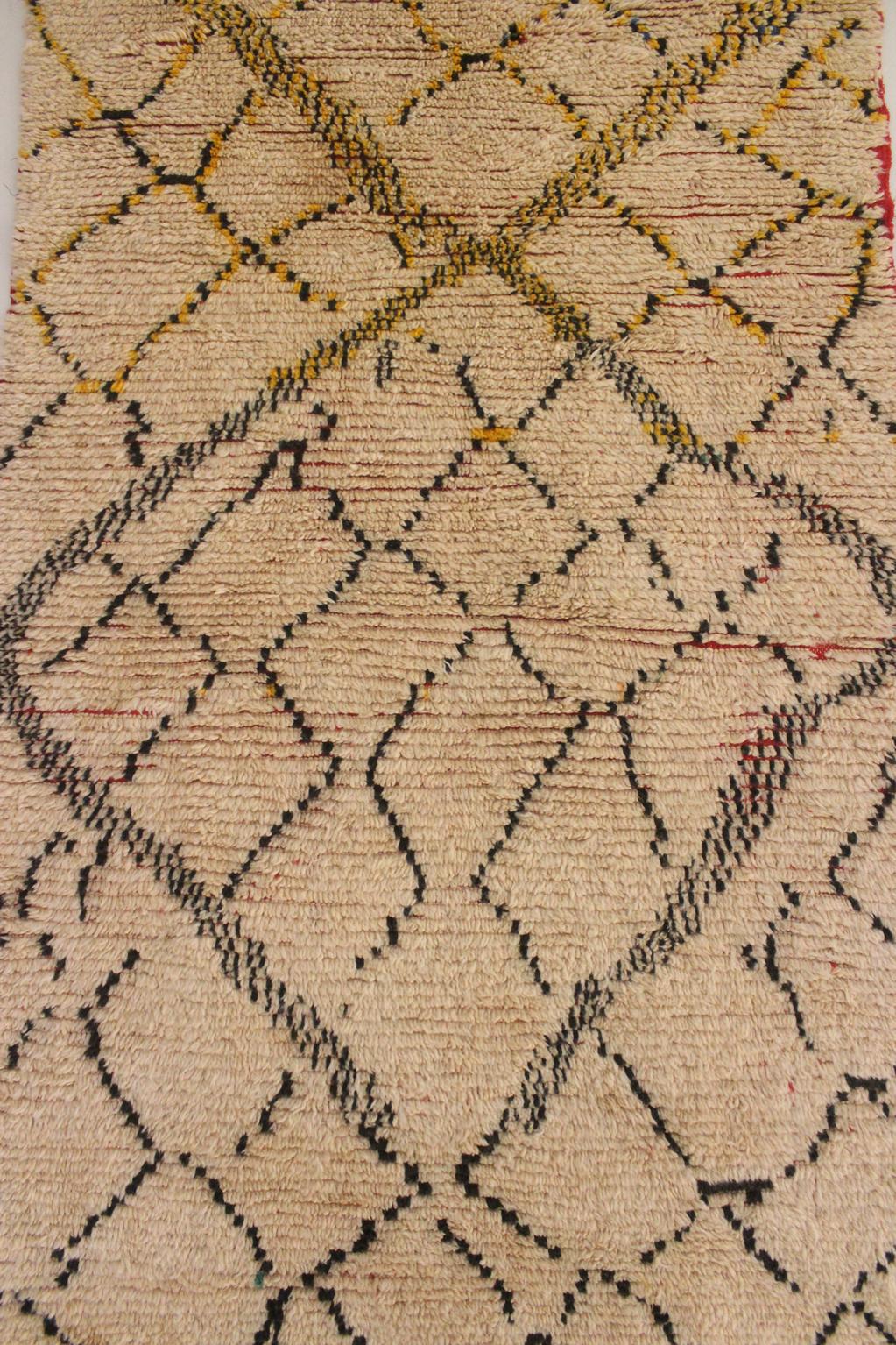 Vintage berber rug - beige, black, yellow - Azilal - 4.2x9feet / 128x275cm