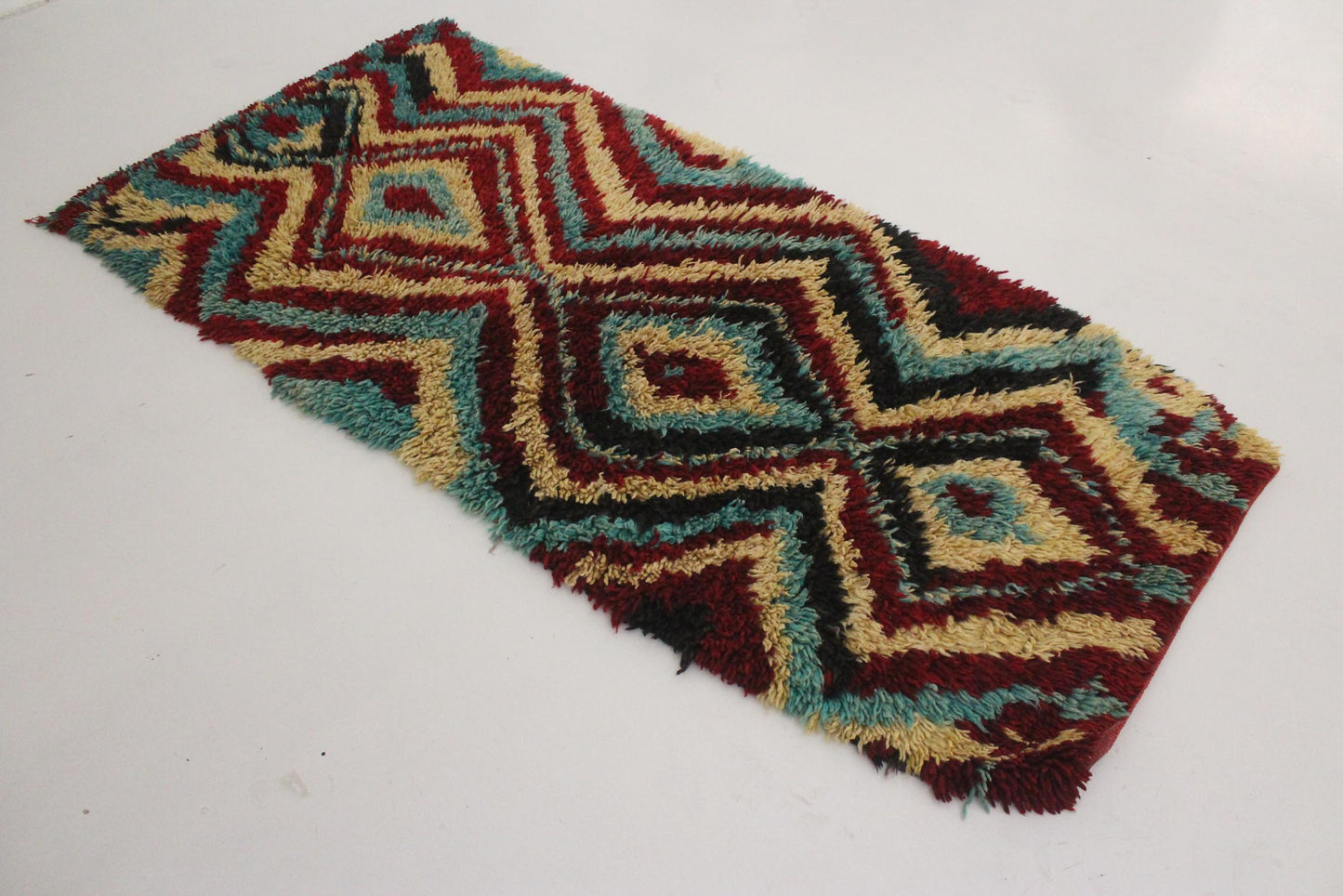 Vintage plush moroccan rug - red, yellow, turquoise - 4.2x8.7feet / 130x265cm