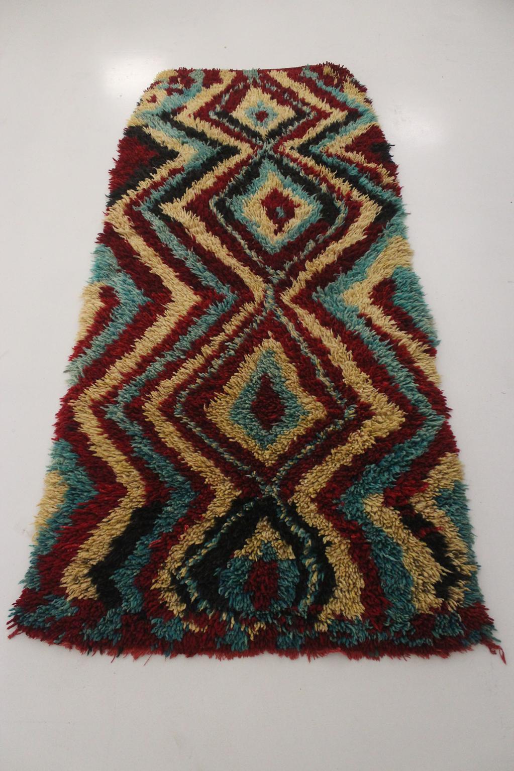 Vintage plush moroccan rug - red, yellow, turquoise - 4.2x8.7feet / 130x265cm