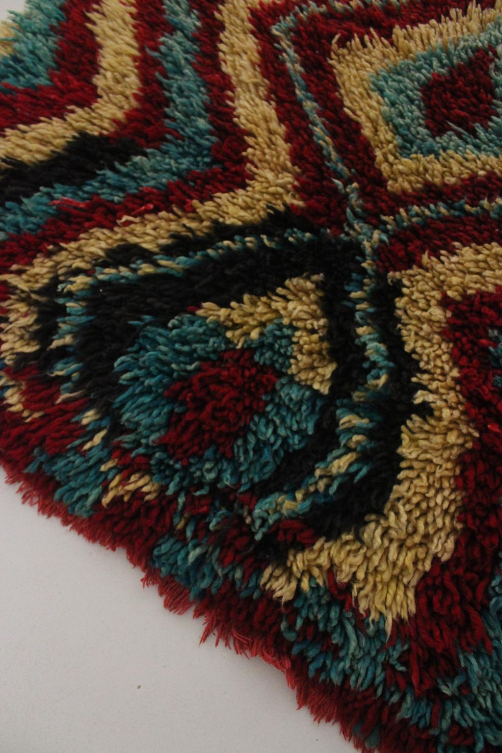 Vintage plush moroccan rug - red, yellow, turquoise - 4.2x8.7feet / 130x265cm