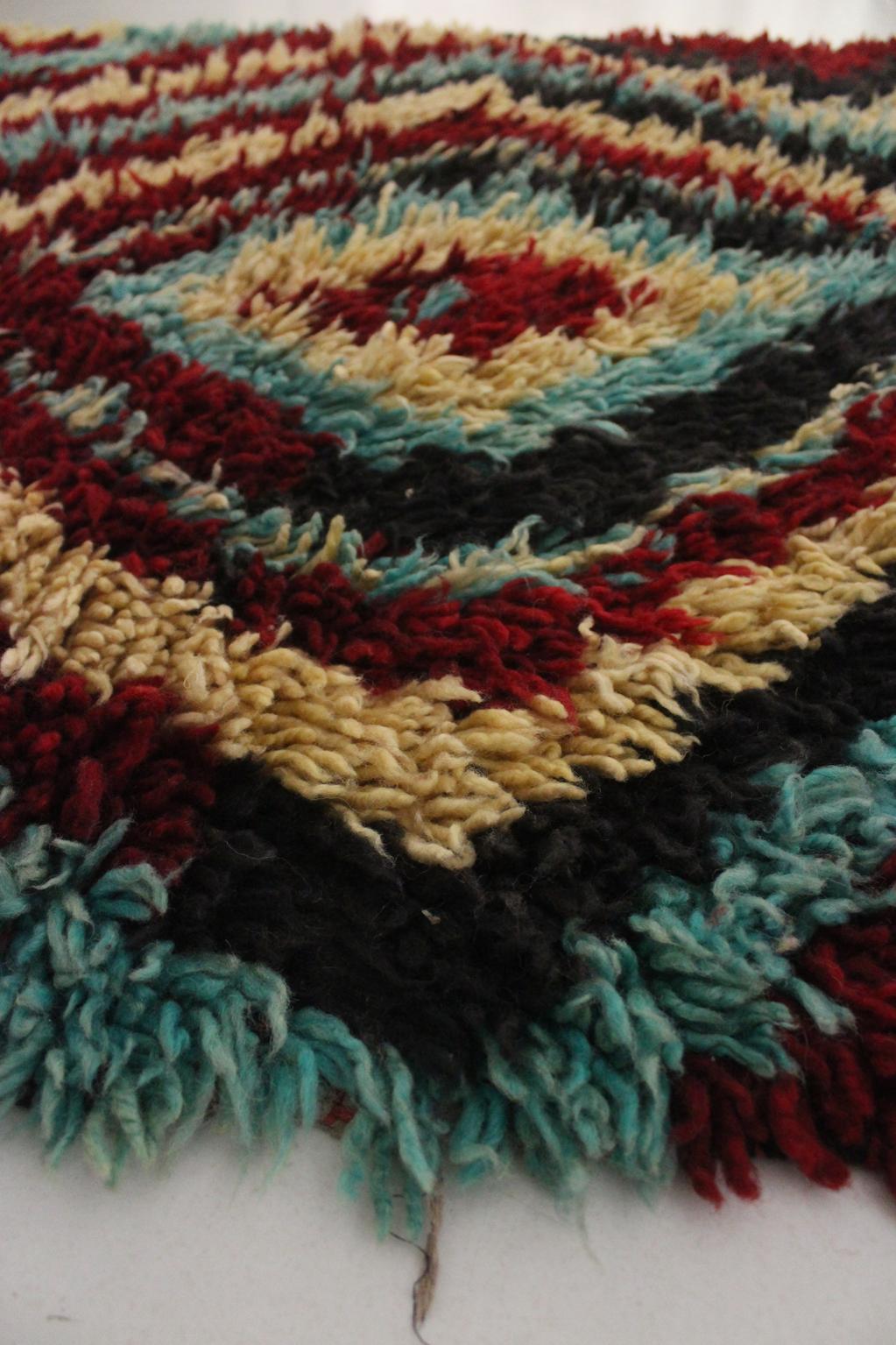 Vintage plush moroccan rug - red, yellow, turquoise - 4.2x8.7feet / 130x265cm