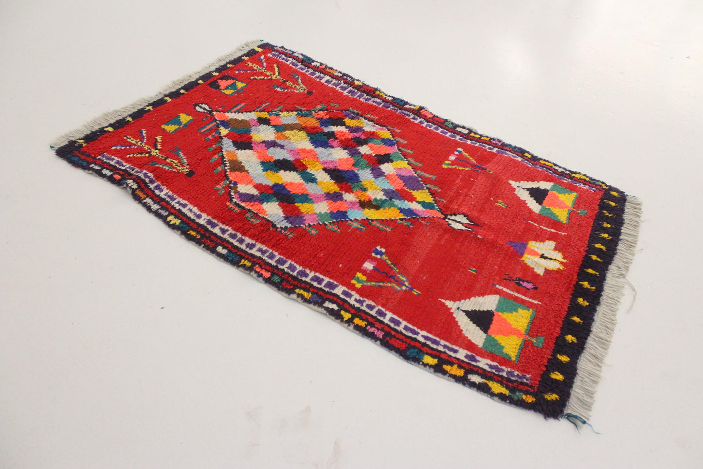 Vintage small moroccan rug - red - Boucherouite - 2.3x4.1feet / 70x125cm