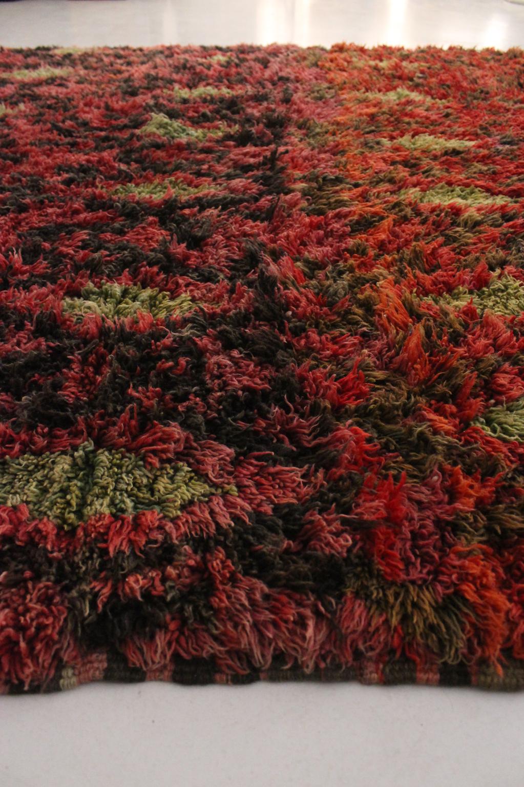 Vintage area moroccan rug - red, pistachio green - Talsint - 7.4x10.2feet / 225x310cm