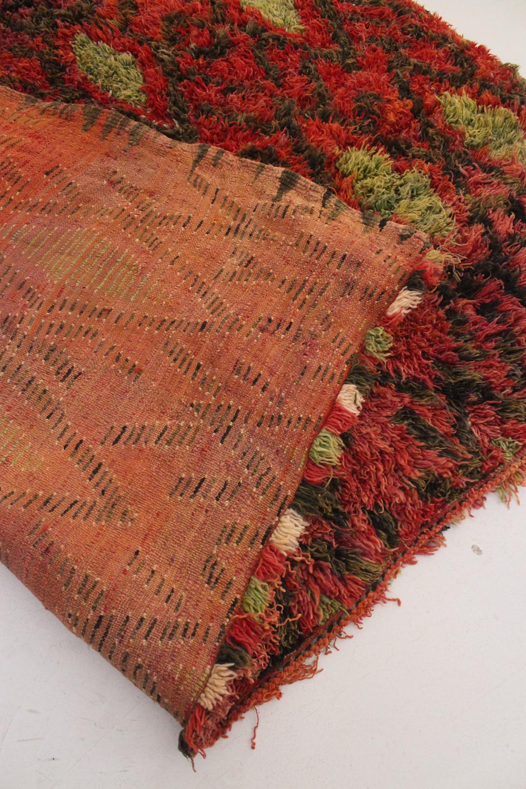 Vintage area moroccan rug - red, pistachio green - Talsint - 7.4x10.2feet / 225x310cm