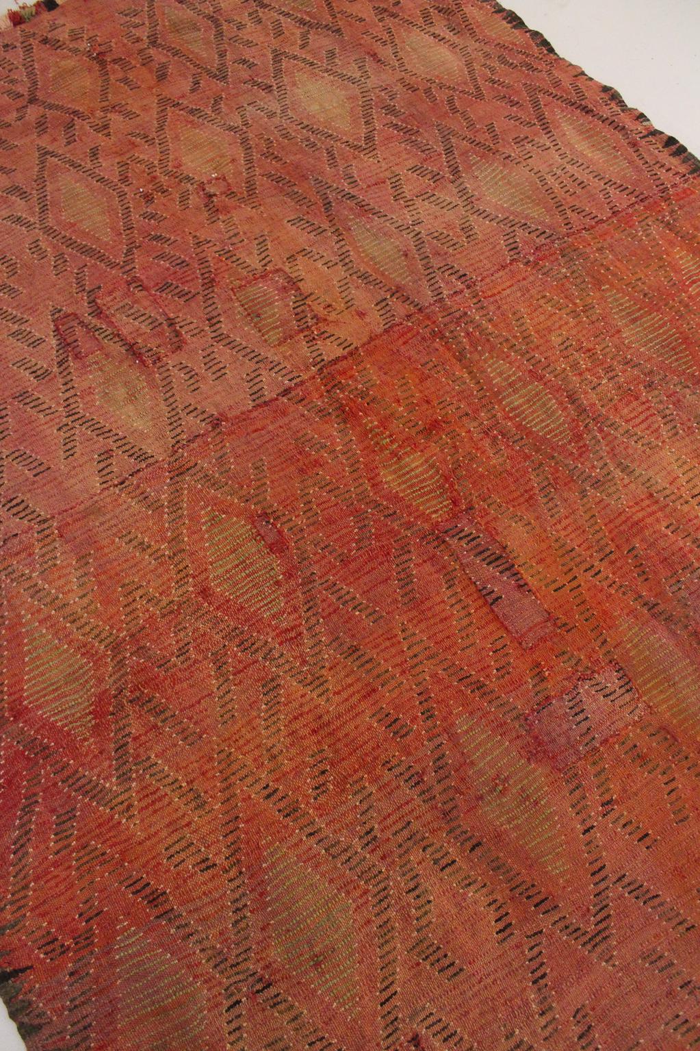 Vintage area moroccan rug - red, pistachio green - Talsint - 7.4x10.2feet / 225x310cm