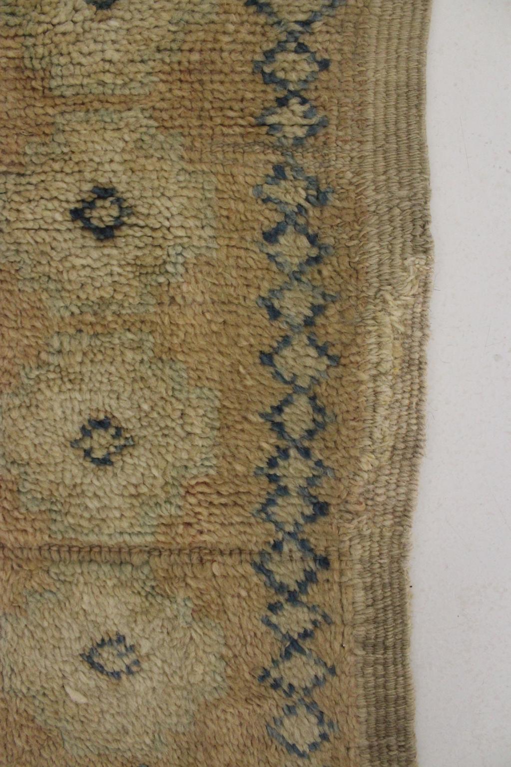 Vintage traditional moroccan rug - sand, blue - Taznakht - 4.6x7.8feet / 140x240cm
