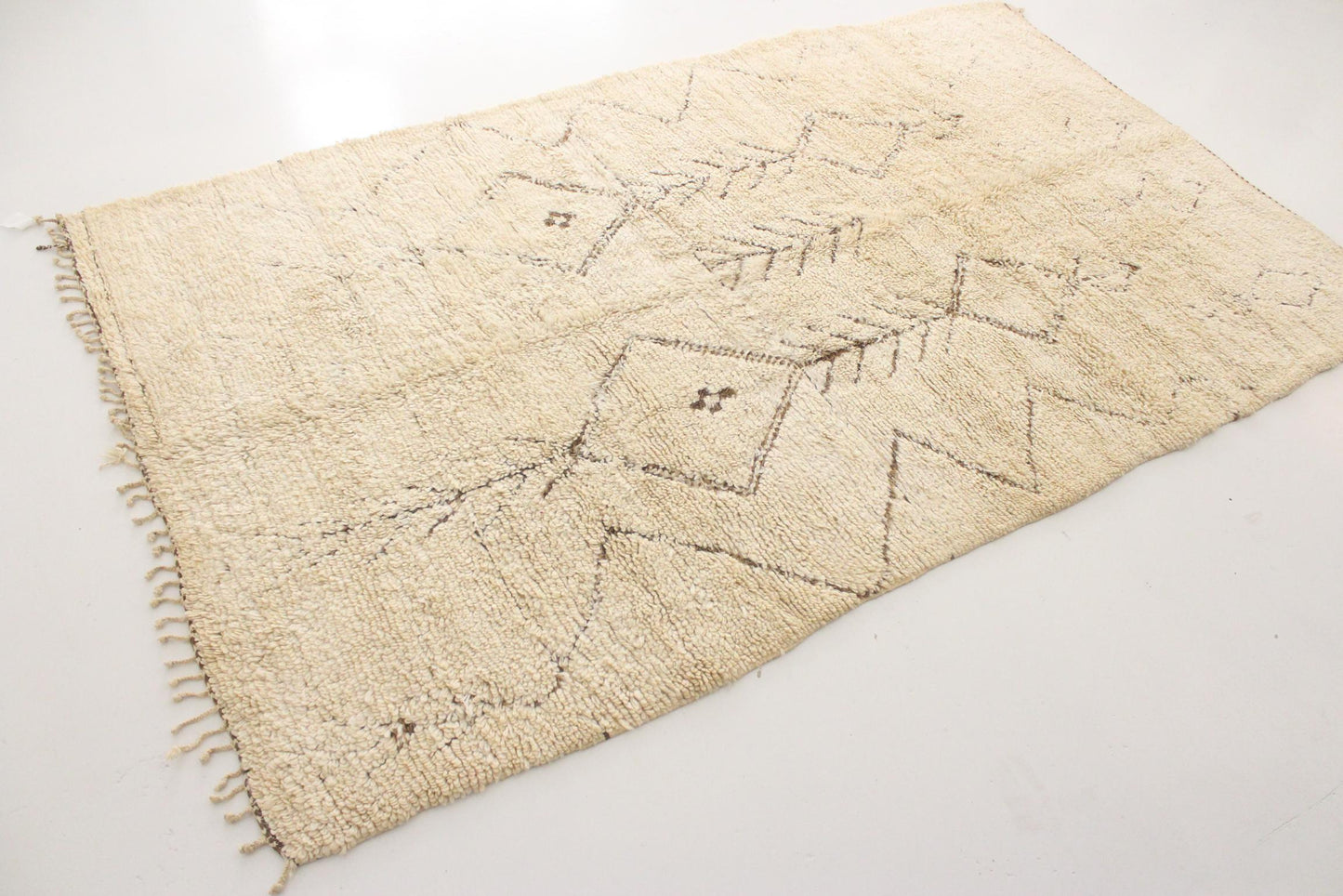 Vintage area moroccan rug - cream, brown - Kilim Beni Ourain - 6.3x10.6feet / 192x323cm