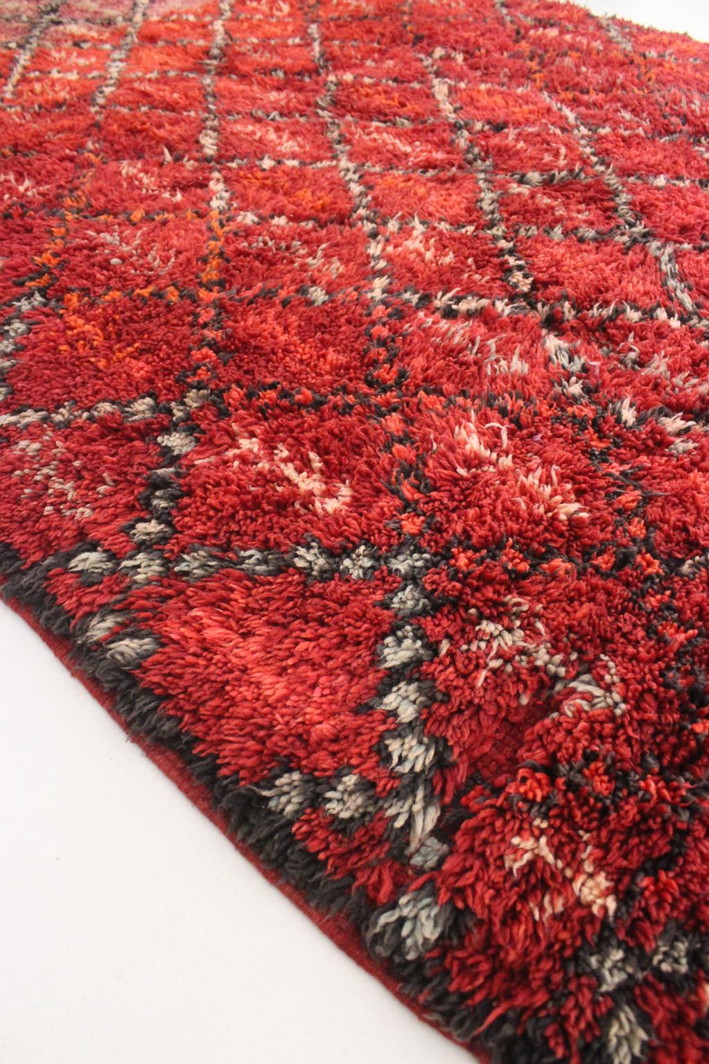 Vintage area moroccan rug - red - Beni Mguild - 6.5x11.6feet / 198x355cm