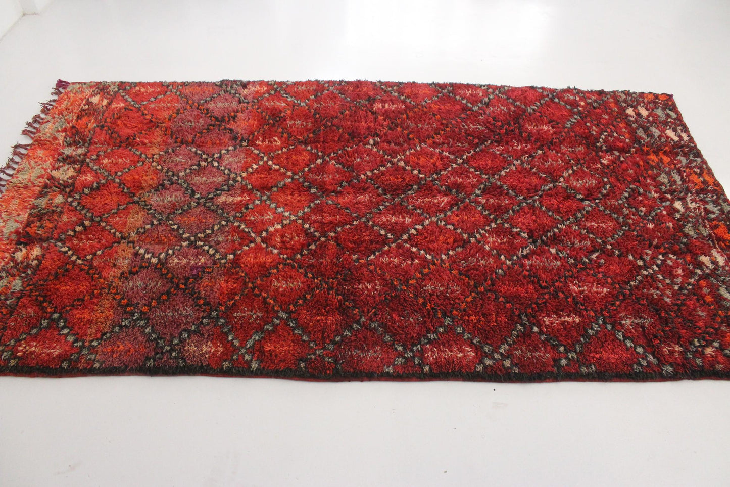 Vintage area moroccan rug - red - Beni Mguild - 6.5x11.6feet / 198x355cm