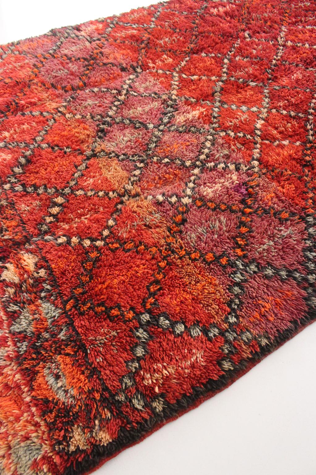 Vintage area moroccan rug - red - Beni Mguild - 6.5x11.6feet / 198x355cm