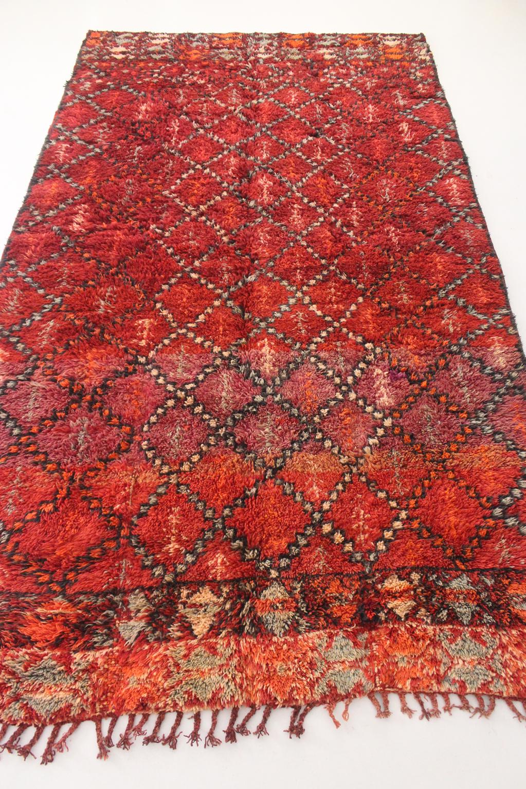 Vintage area moroccan rug - red - Beni Mguild - 6.5x11.6feet / 198x355cm