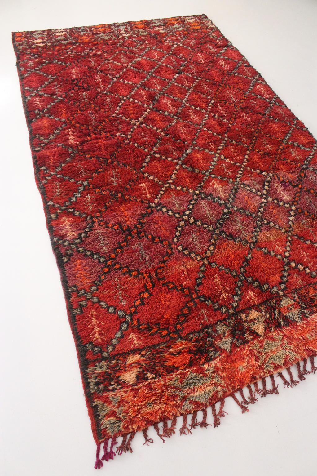 Vintage area moroccan rug - red - Beni Mguild - 6.5x11.6feet / 198x355cm