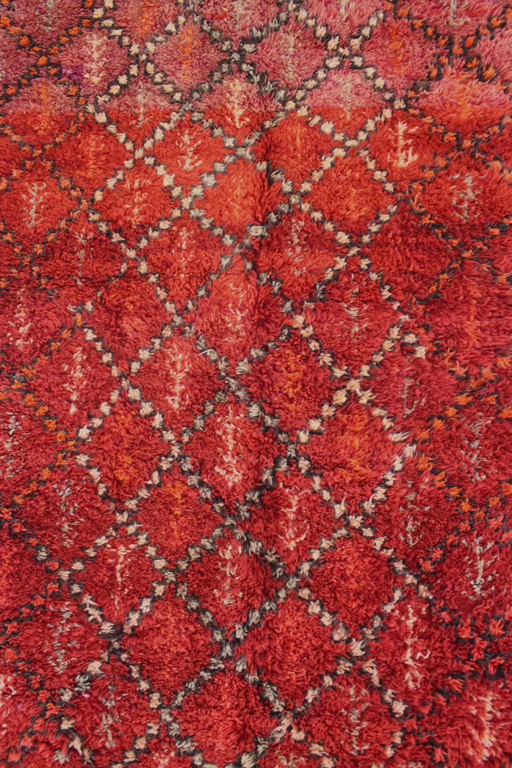 Vintage area moroccan rug - red - Beni Mguild - 6.5x11.6feet / 198x355cm